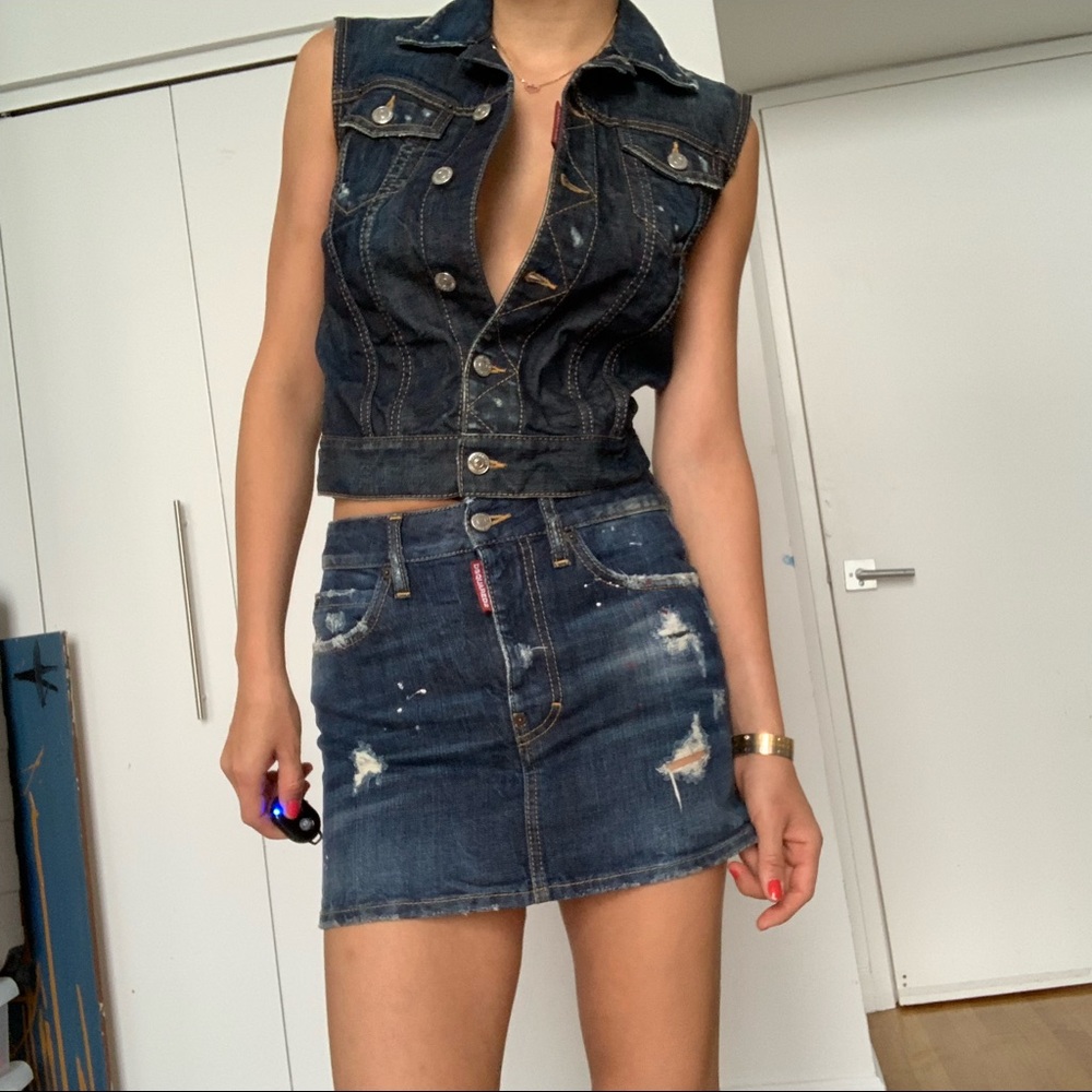 Dsquared skirt. Brand new. Size small.